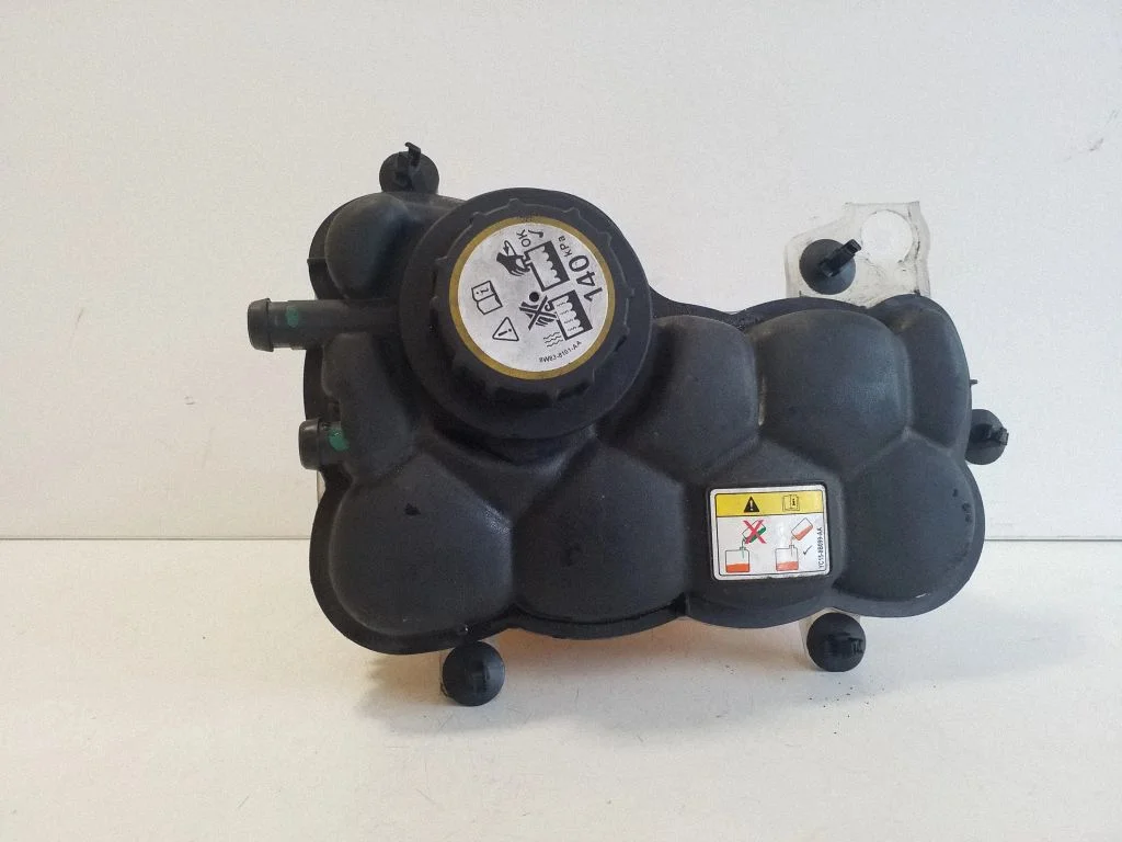 Coolant expansion tank/reservoir 8W838101AA