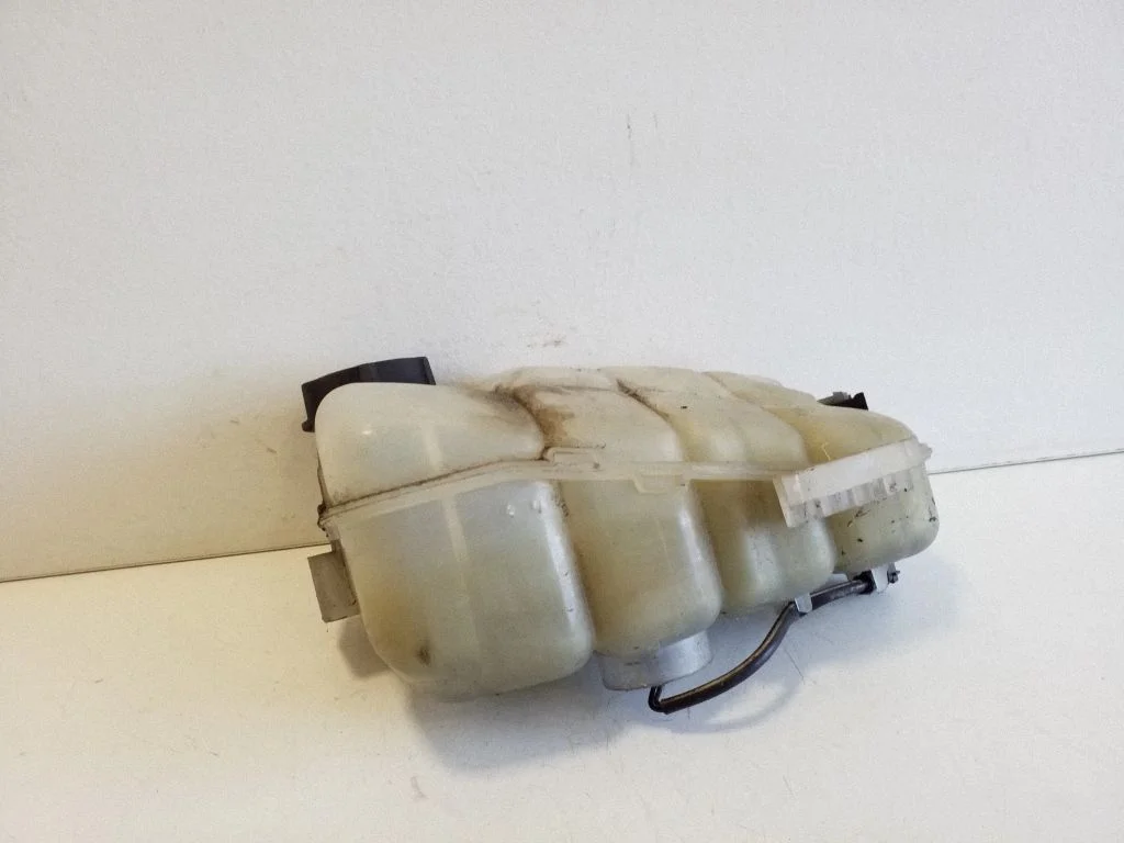 Coolant expansion tank/reservoir 31338764