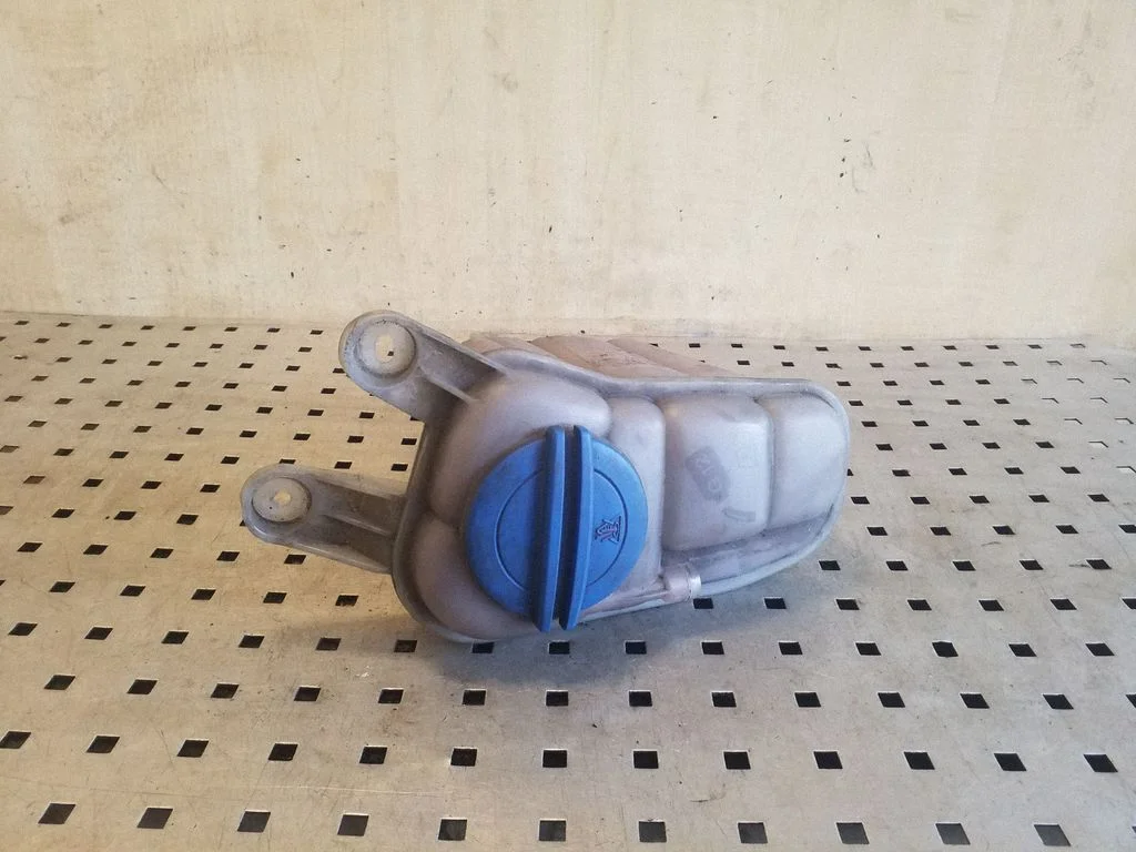 Coolant expansion tank/reservoir 8K0121405H