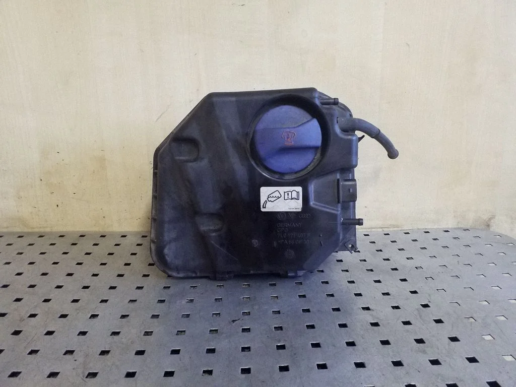 Coolant expansion tank/reservoir 7L0121407F