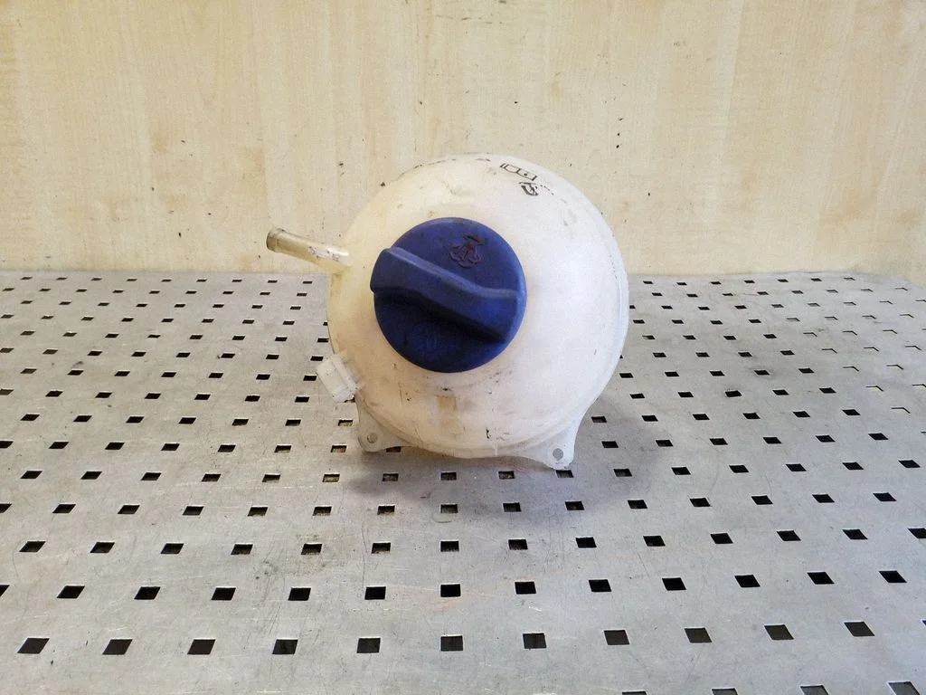 Coolant expansion tank/reservoir 701121407C