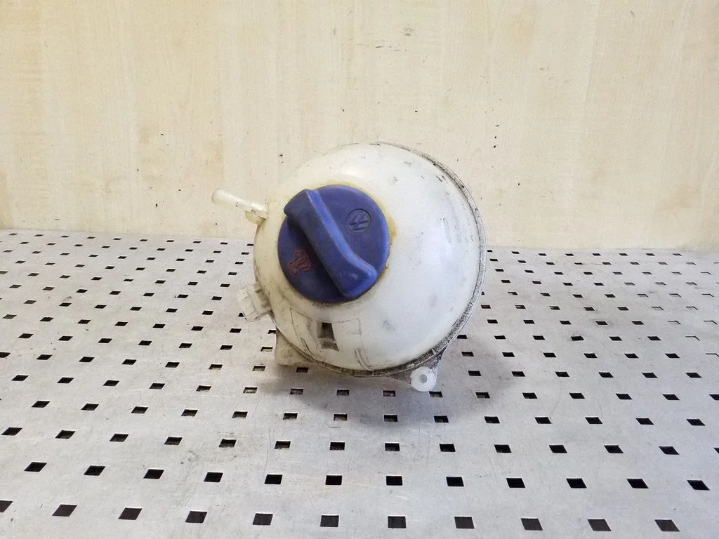 Coolant expansion tank/reservoir 701121407B
