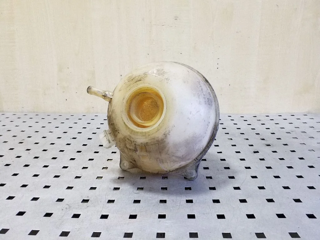 Coolant expansion tank/reservoir 701121407B