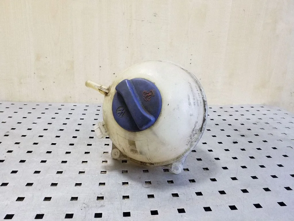 Coolant expansion tank/reservoir 701121407B