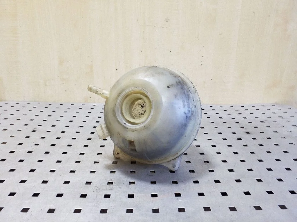 Coolant expansion tank/reservoir 701121407B