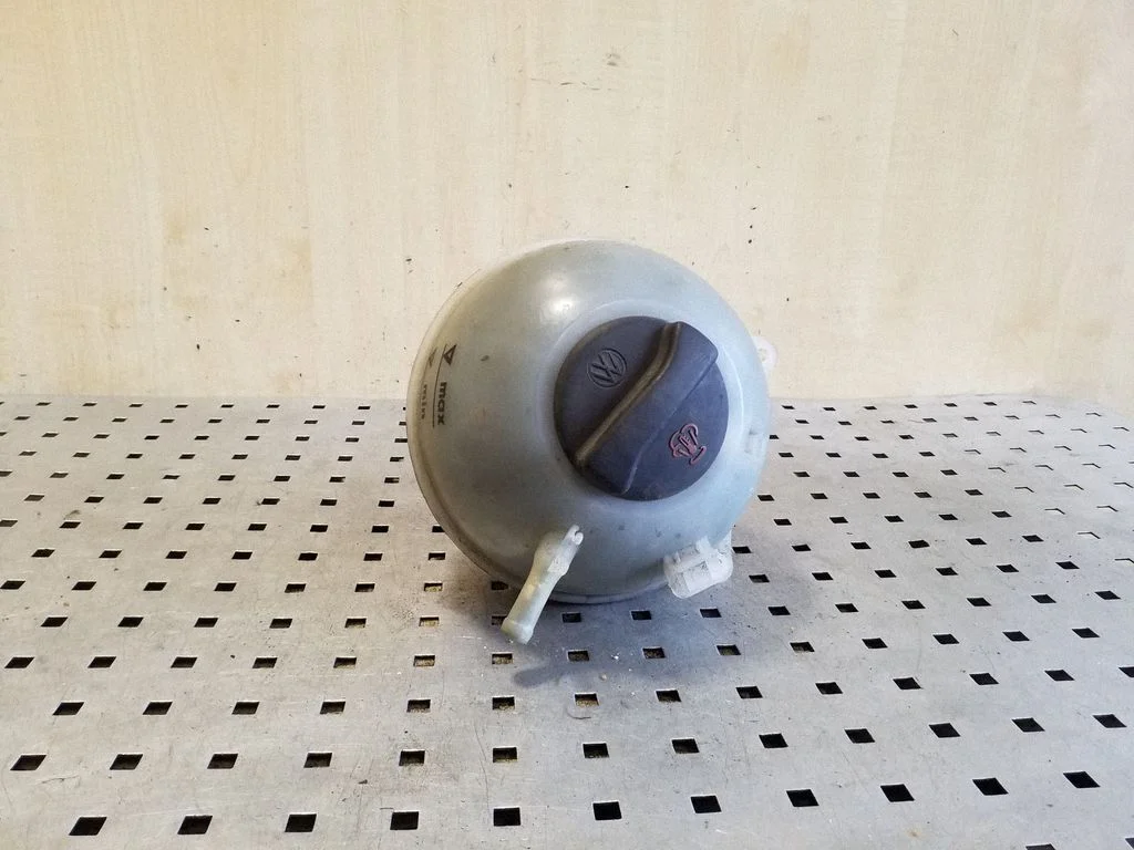 Coolant expansion tank/reservoir 701121407B