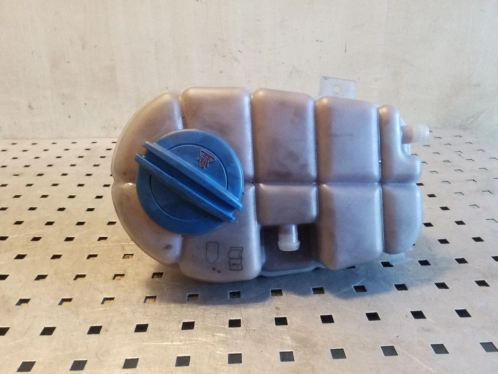Coolant expansion tank/reservoir 4G0121403AG