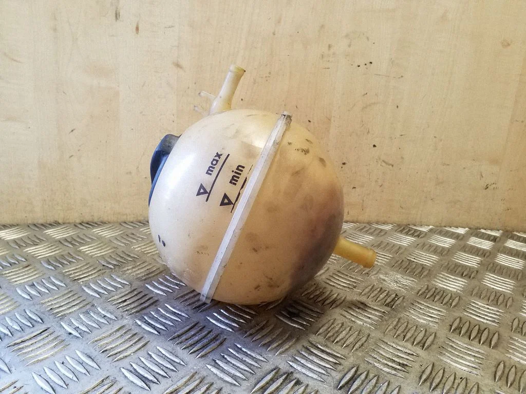 Coolant expansion tank/reservoir 701121407B