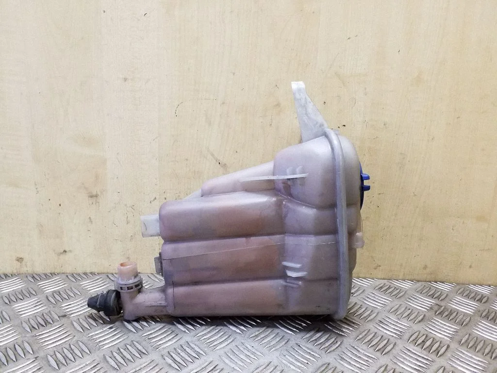 Coolant expansion tank/reservoir 3B0121321