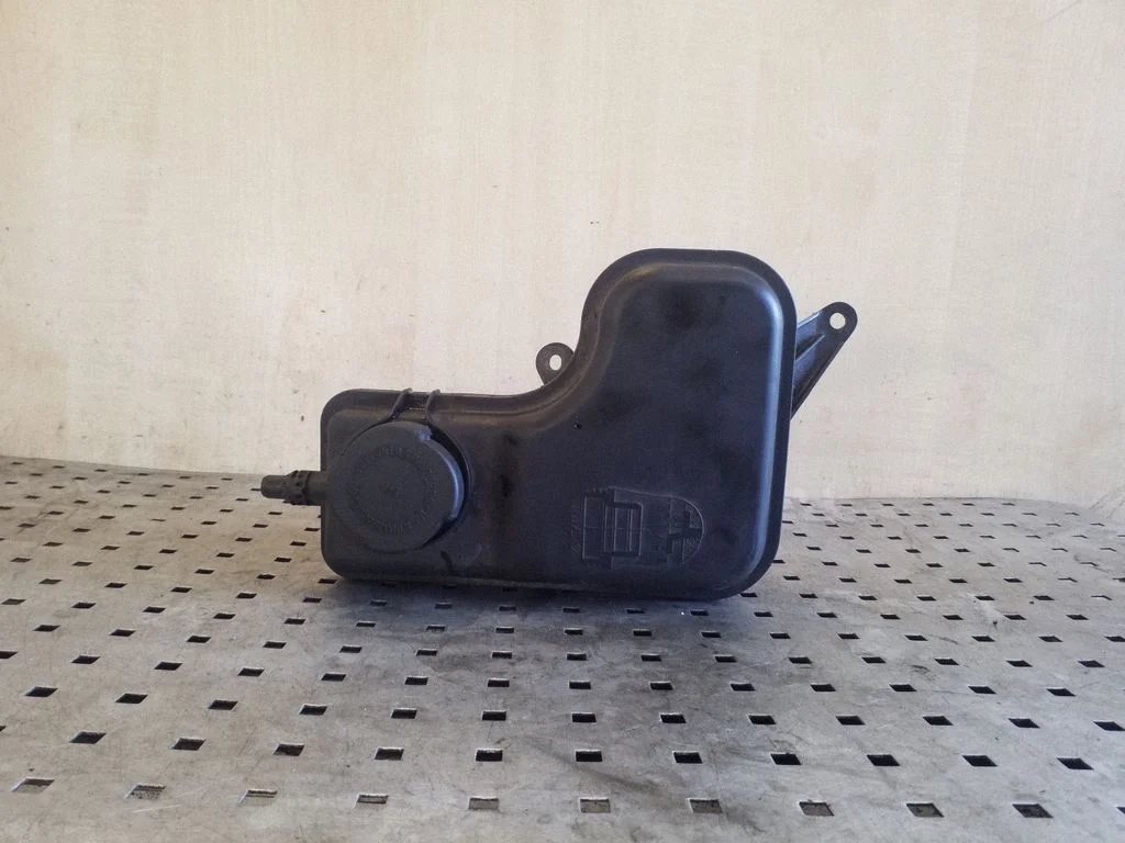 Coolant expansion tank/reservoir 17137800293