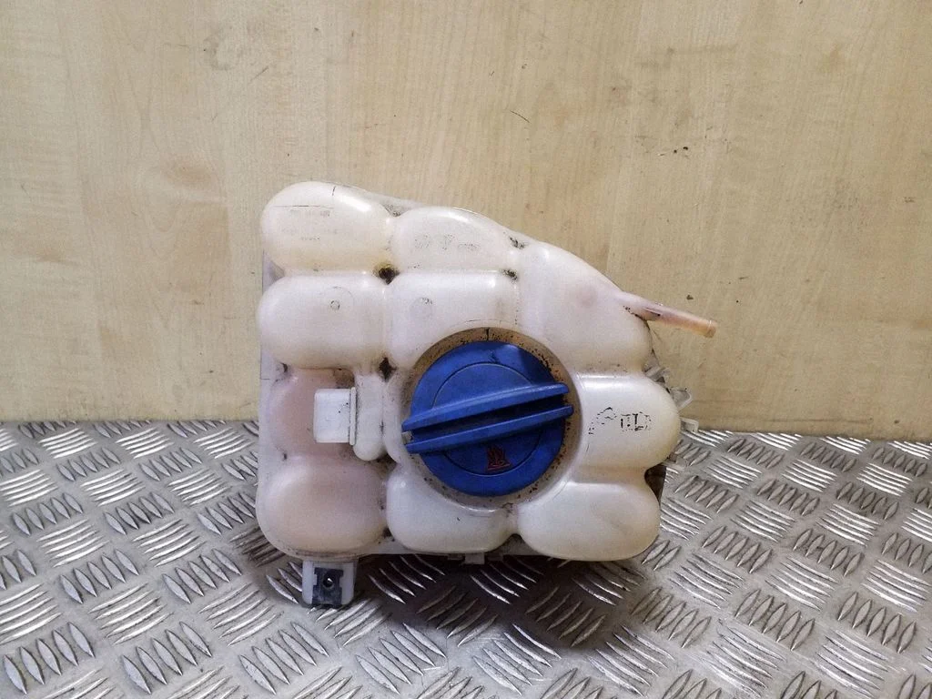 Coolant expansion tank/reservoir 7P0121407