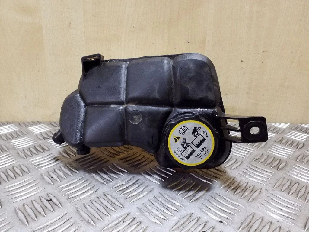 Zbiorniczek wyrównawczy płynu chłodniczego 6G918K218FA