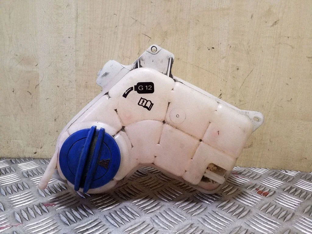Coolant expansion tank/reservoir 8E0121403A