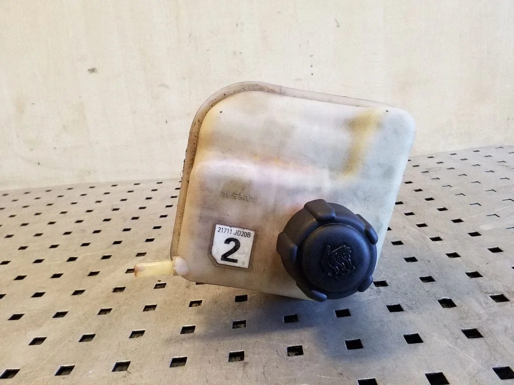 Coolant expansion tank/reservoir 21711JD20B