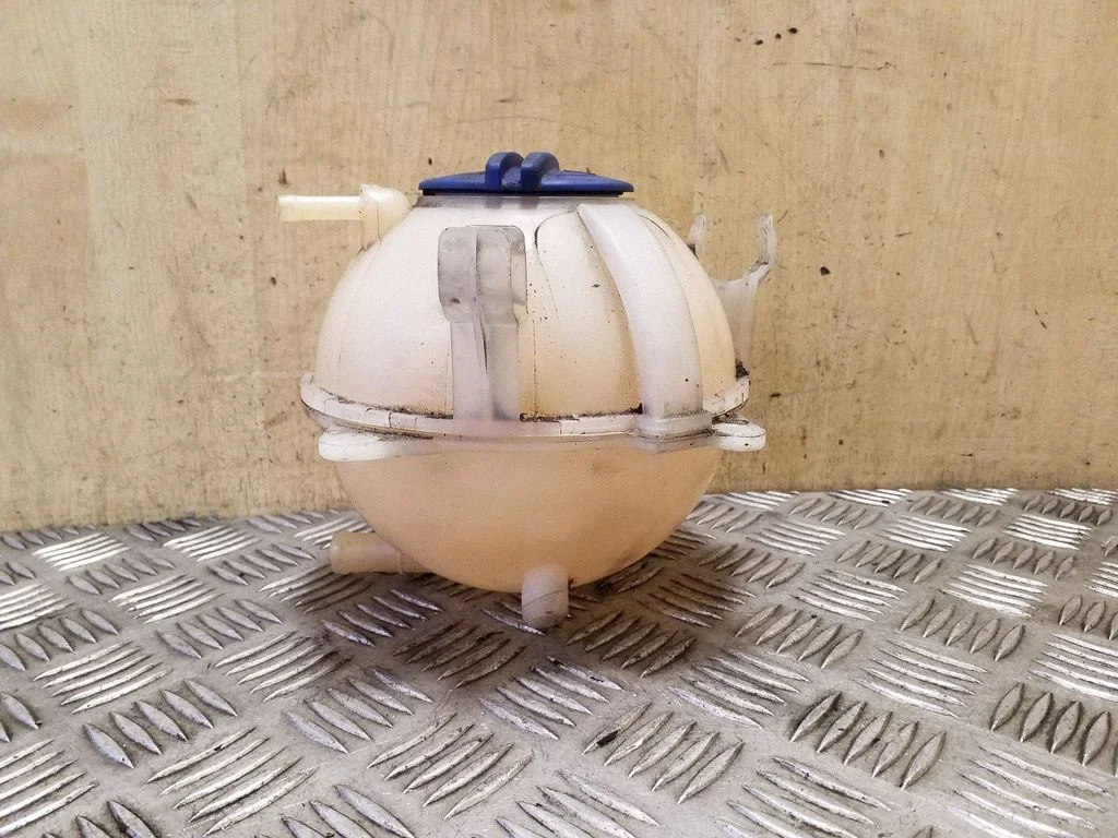 Coolant expansion tank/reservoir 1K0121407A