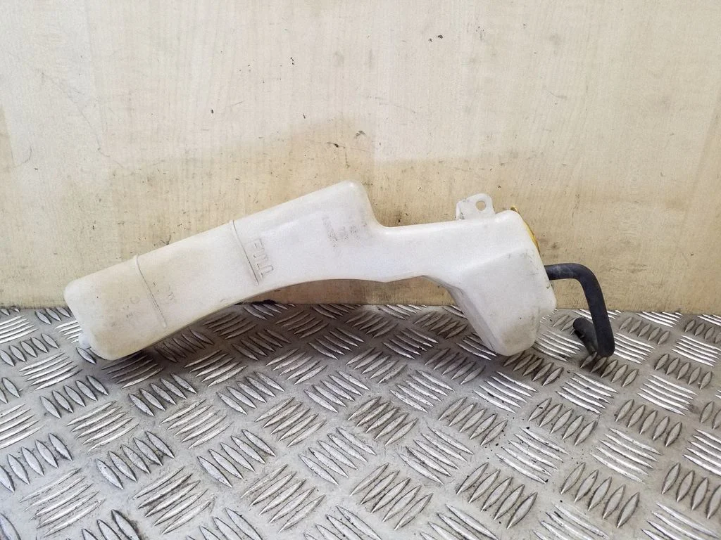 Coolant expansion tank/reservoir 45153AG000