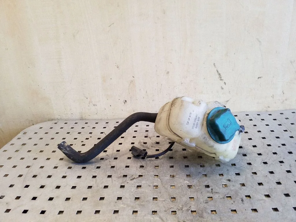 Coolant expansion tank/reservoir 8683455
