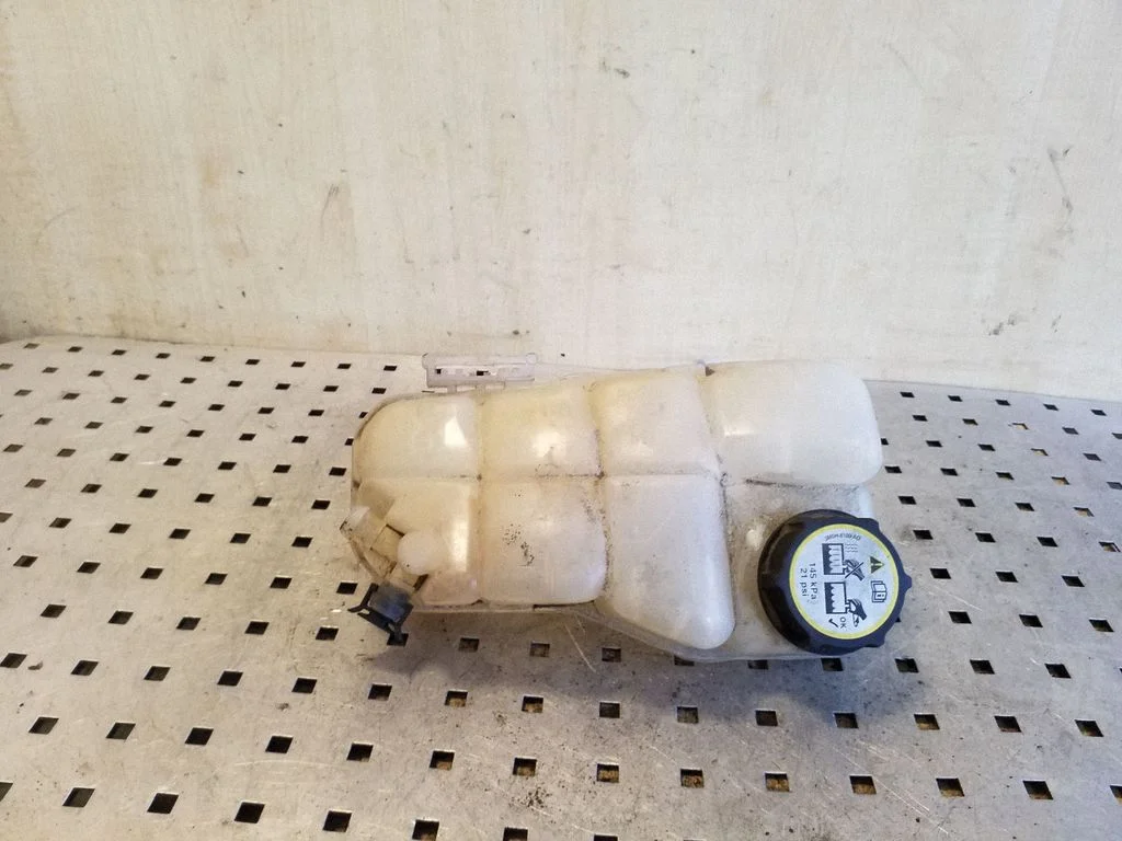 Coolant expansion tank/reservoir 31338764