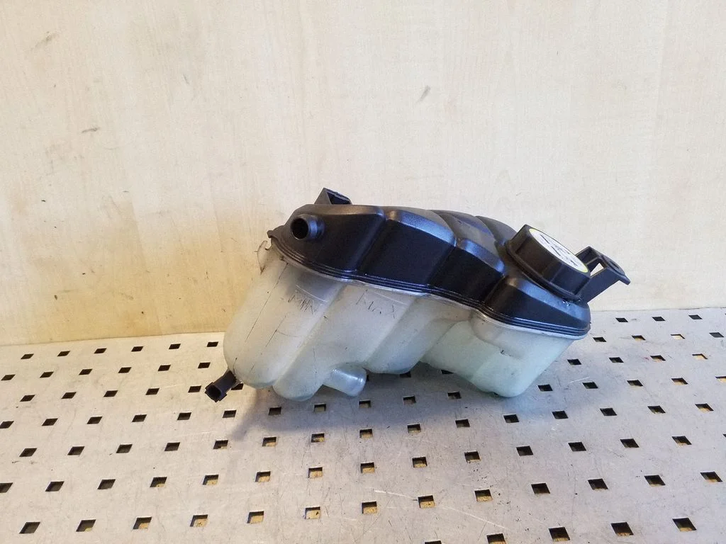 Jahutusvedeliku paisupaak 6G918K218