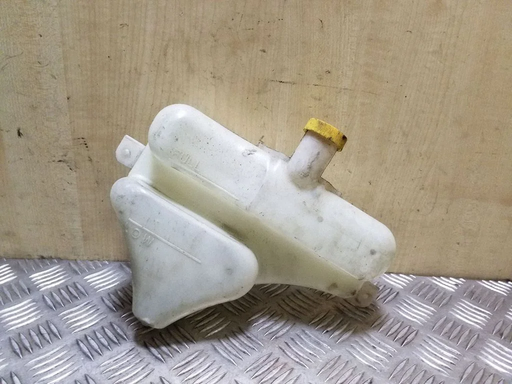 Coolant expansion tank/reservoir