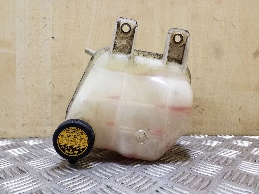 Coolant expansion tank/reservoir
