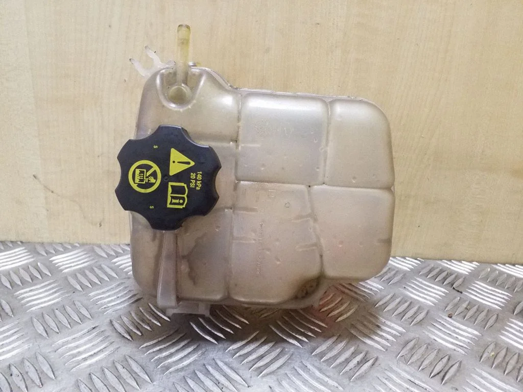 Zbiorniczek wyrównawczy płynu chłodniczego 13393368 – Opel Astra H (2004-2012)