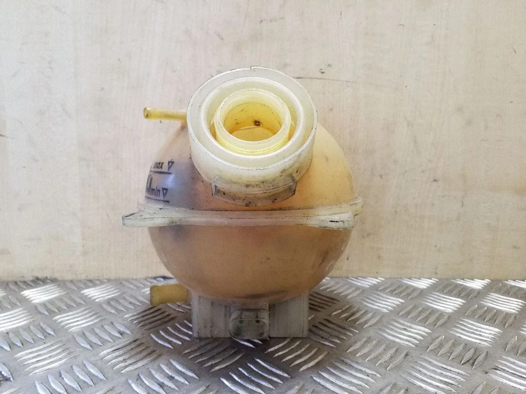 Coolant expansion tank/reservoir 7M3121407A