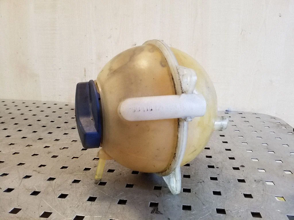 Coolant expansion tank/reservoir 1J0121403B