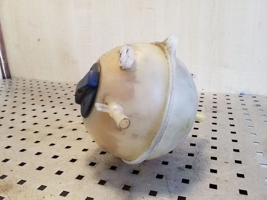 Coolant expansion tank/reservoir 701121407B
