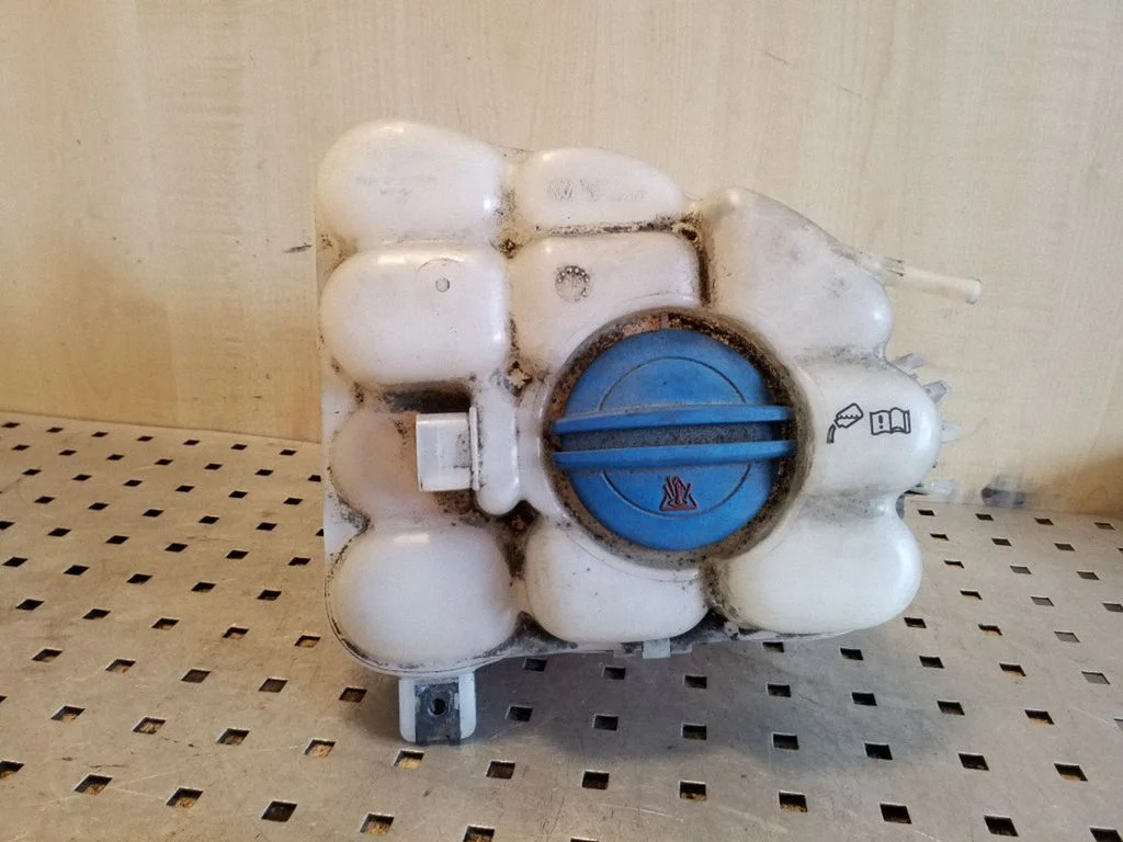 Coolant expansion tank/reservoir 7P0121407