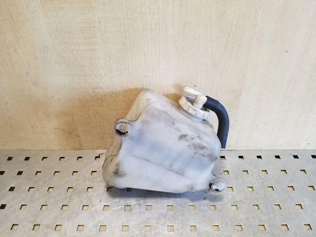 Coolant expansion tank/reservoir