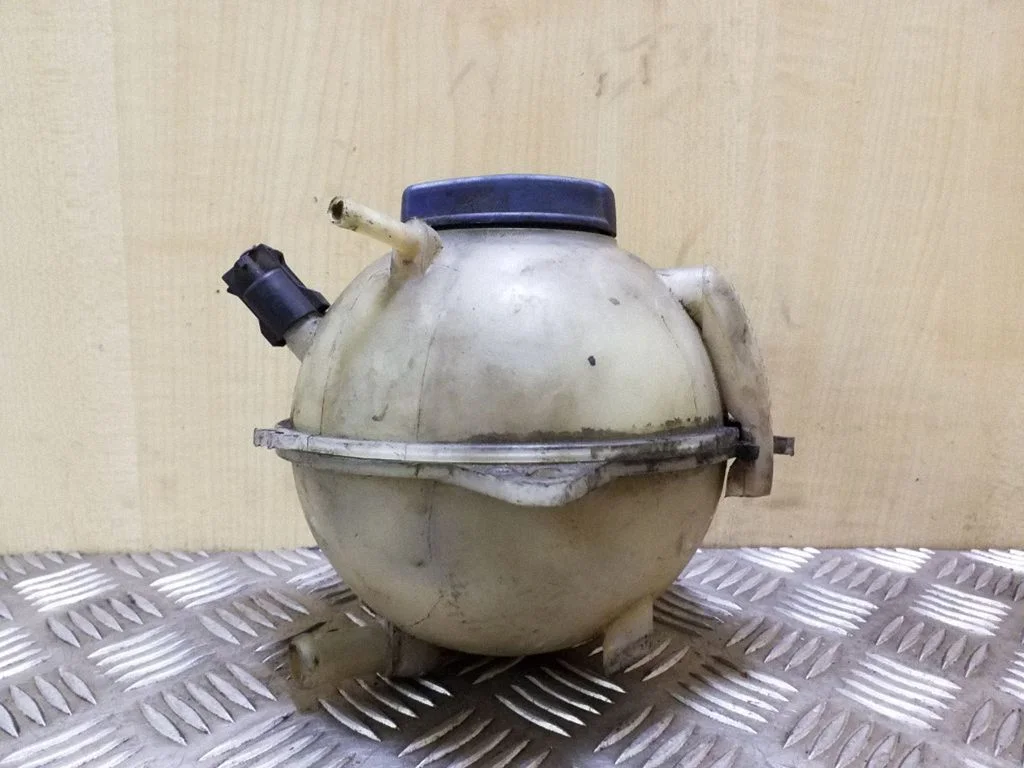 Dzesēšanas šķidruma izplešanās tvertne 1J0121403B