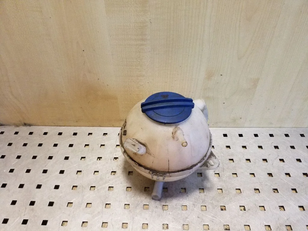 Coolant expansion tank/reservoir 1J0121403B