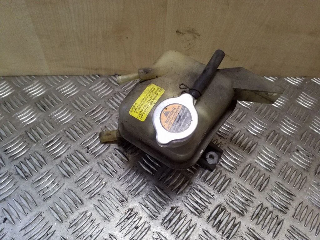 Coolant expansion tank/reservoir 21435JG70A