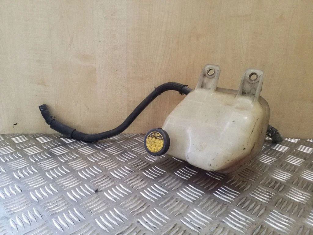 Coolant expansion tank/reservoir