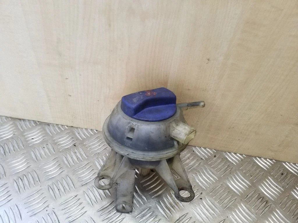 Coolant expansion tank/reservoir 8Z0121407A