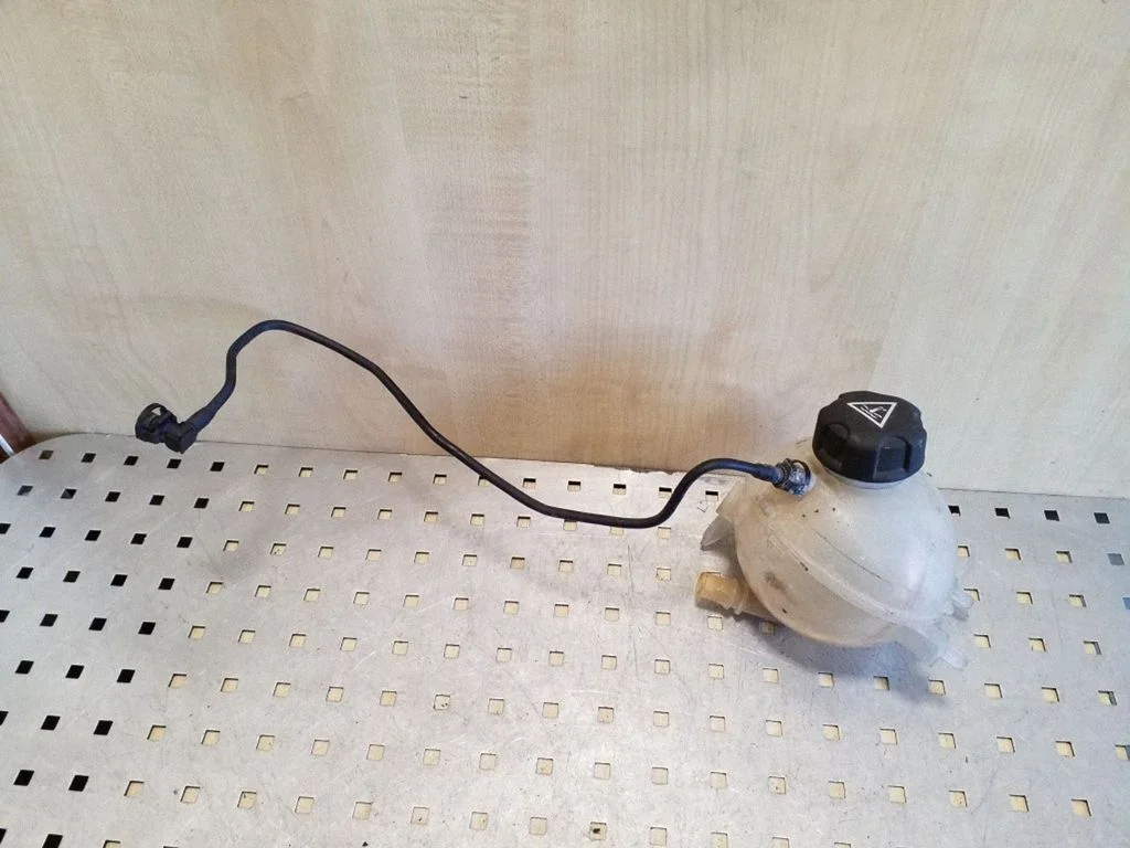 Coolant expansion tank/reservoir 9684527680002