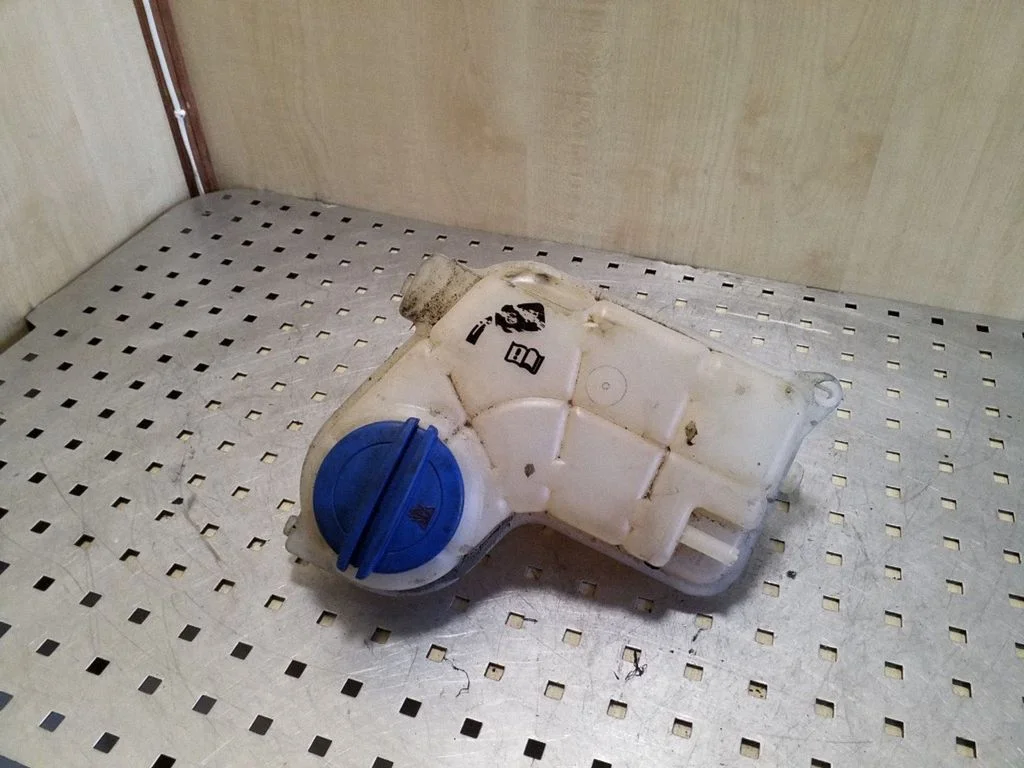 Coolant expansion tank/reservoir 8E0121403