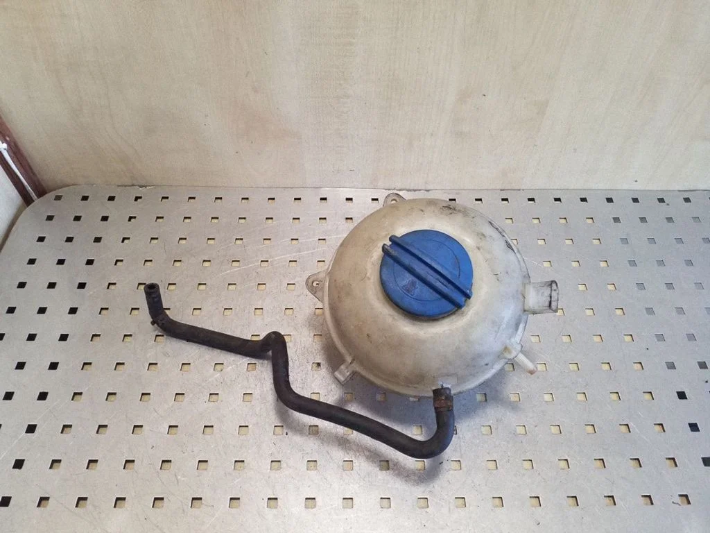 Coolant expansion tank/reservoir 7H0121407B