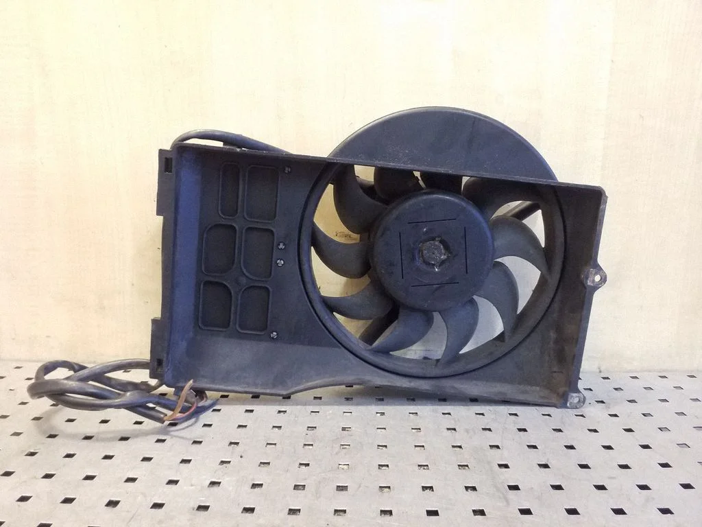 Electric radiator cooling fan 4A0121207B
