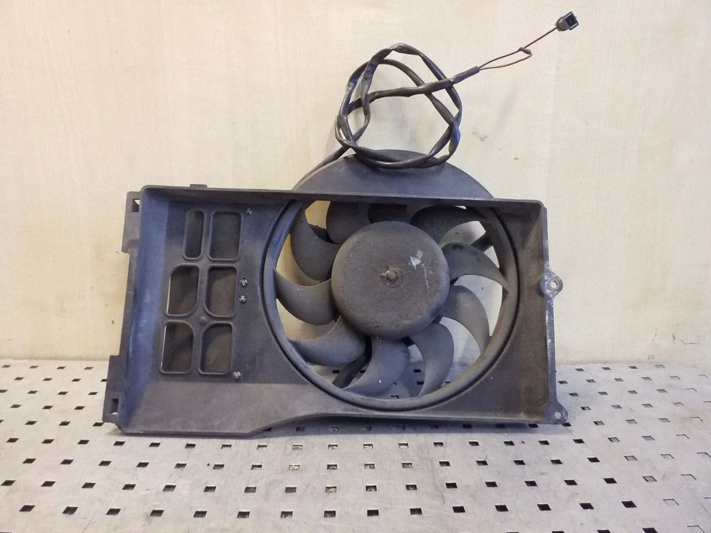 Electric radiator cooling fan 4A0121207B