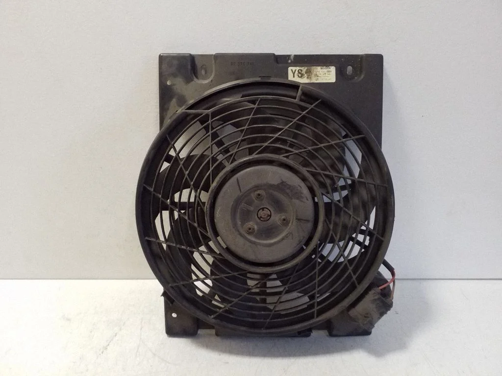 Radiator cooling fan shroud 0130303840