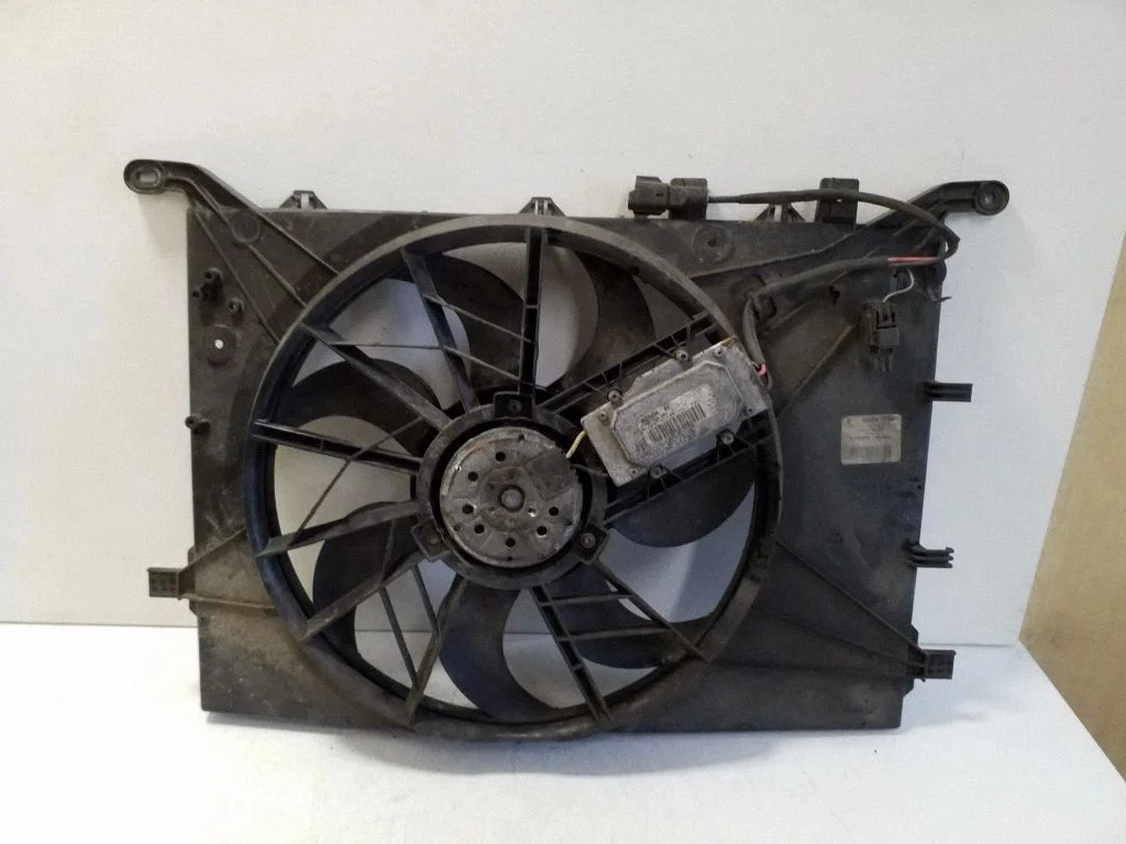 Radiator cooling fan shroud 3136613286