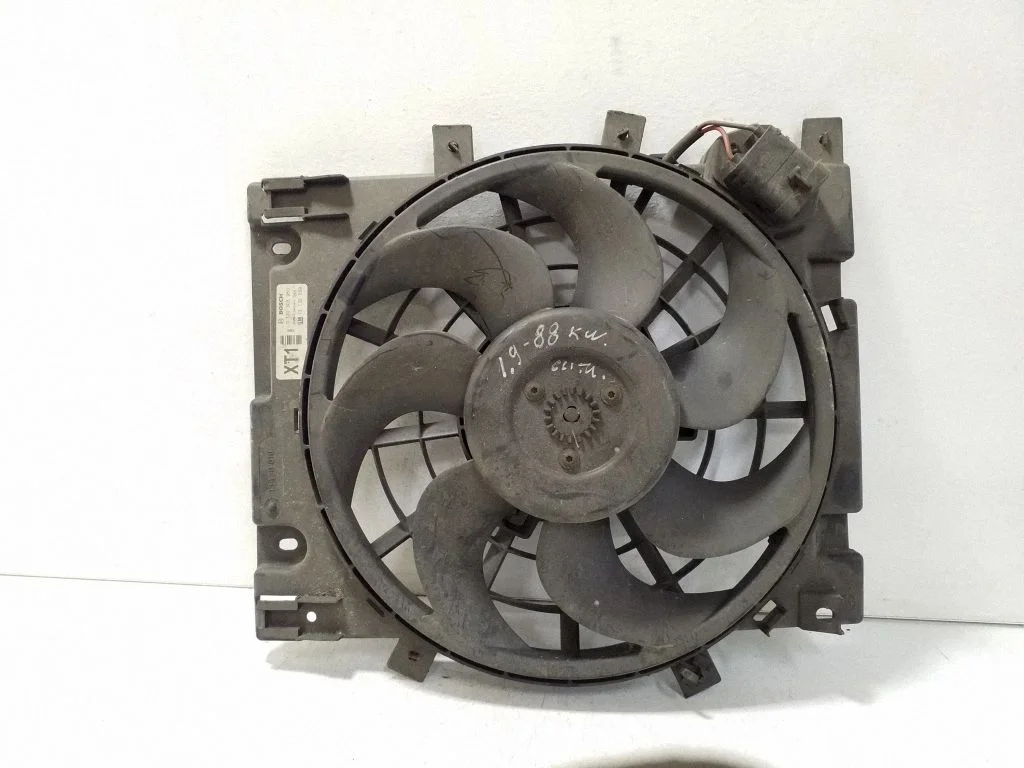 Radiator cooling fan shroud 0130303302