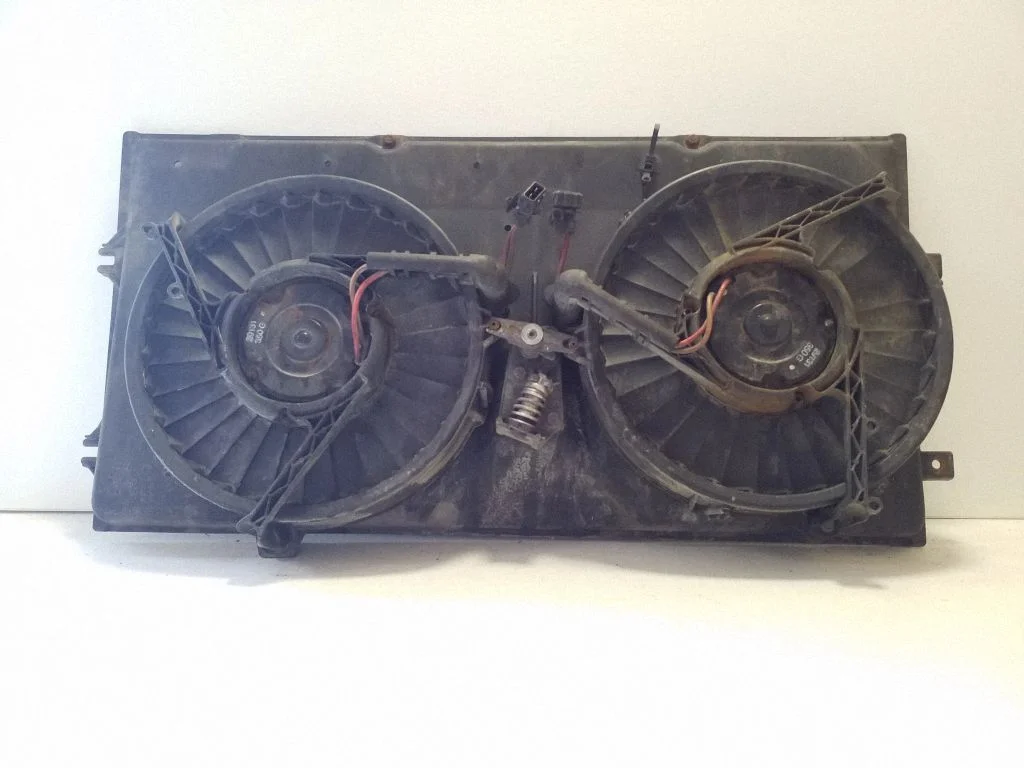 Radiator cooling fan shroud 701121207B