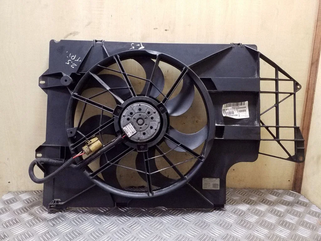 Radiaatori ventilaatori difuusor 7H0121201BT