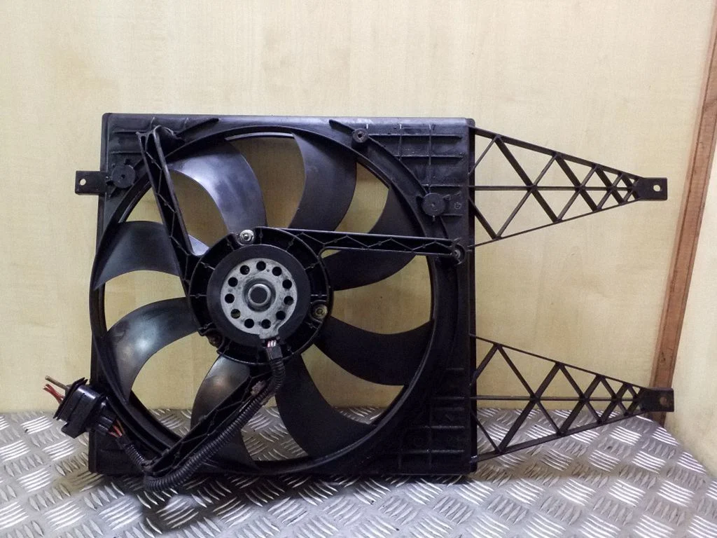 Radiaatori ventilaatori difuusor 6Q0121207N