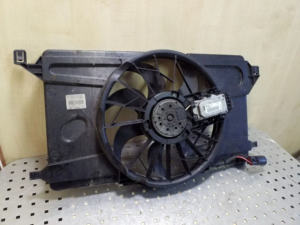 Radiaatori ventilaatori difuusor – Volvo V50 (2004-2007)