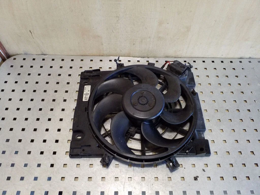 Radiator cooling fan shroud 0130303960