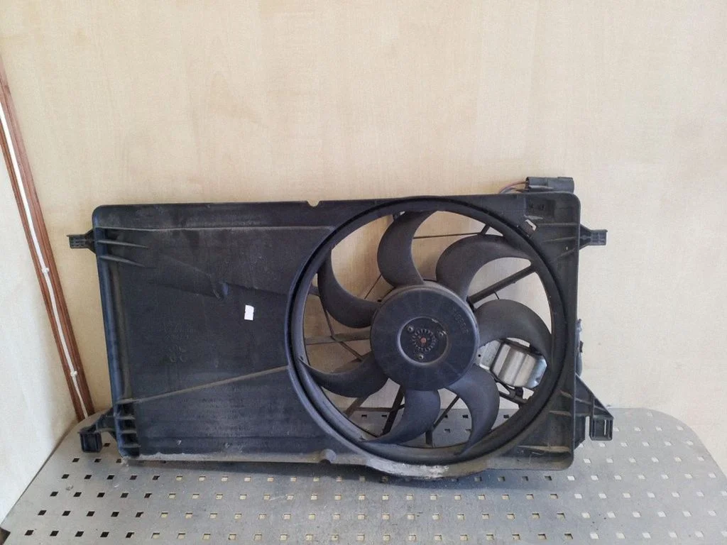 Radiator cooling fan shroud 3M5H8C607RJ – Ford Focus C-MAX (2003-2010)